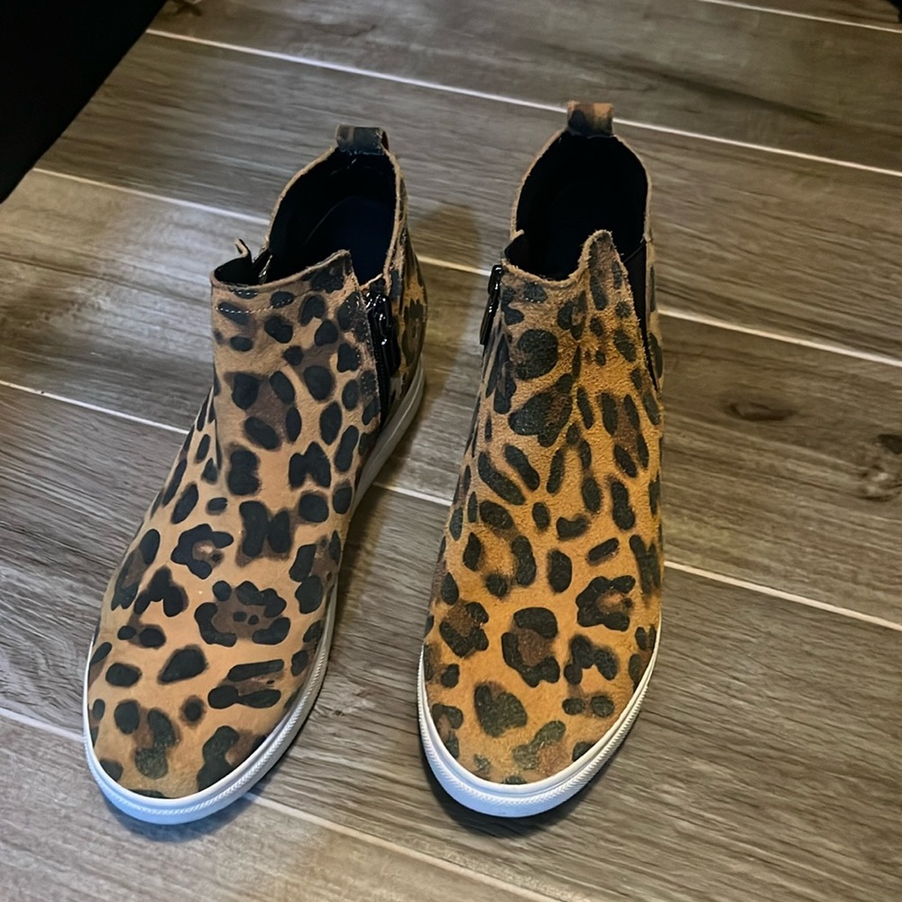 Blondo waterproof impermeable wedge sneakers